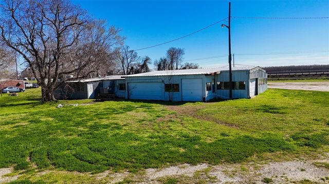 224 Steinback Avenue, Trinity, TX 75862