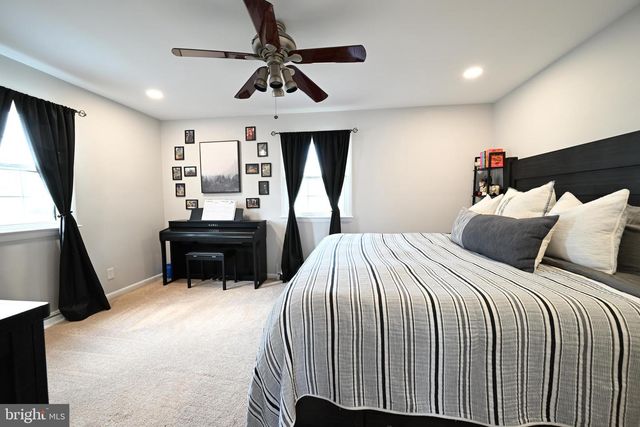 384 E 3RD ST E, Florence, NJ 08518