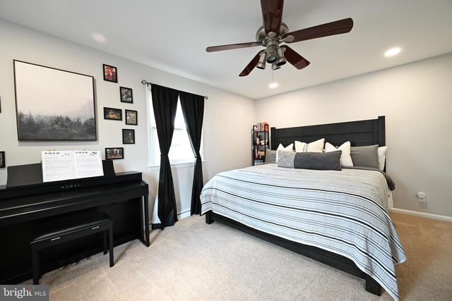 384 E 3RD ST E, Florence, NJ 08518