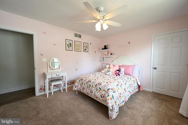 384 E 3RD ST E, Florence, NJ 08518
