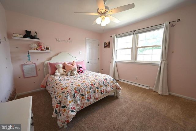 384 E 3RD ST E, Florence, NJ 08518