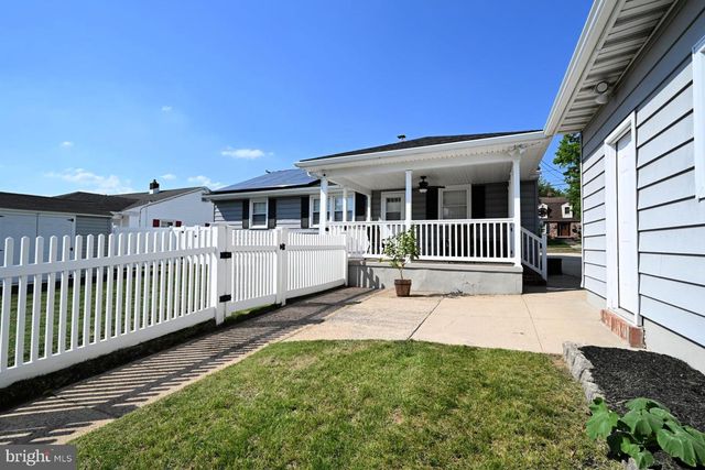 384 E 3RD ST E, Florence, NJ 08518