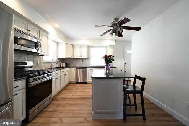 384 E 3RD ST E, Florence, NJ 08518