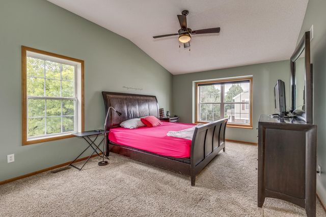 10808 Hawthorn Trail A, Woodbury, MN 55129