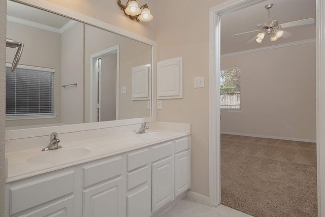 47 N Spinning Wheel Circle, The Woodlands, TX 77382