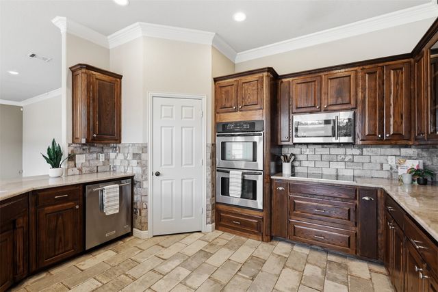 454 Stone Mountain Court, Cresson, TX 76035