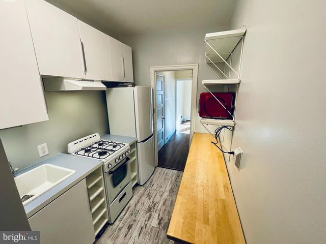 1518 ISHERWOOD ST NE, Washington, DC 20002