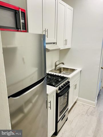 1518 ISHERWOOD ST NE, Washington, DC 20002
