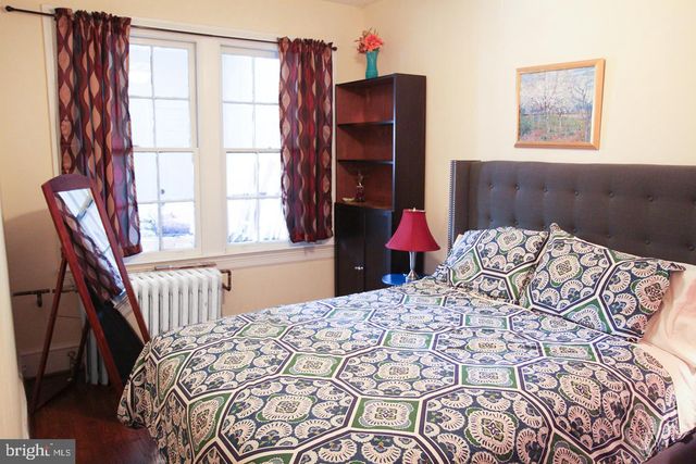 1518 ISHERWOOD ST NE, Washington, DC 20002