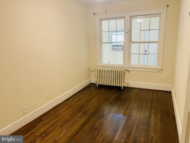 1518 ISHERWOOD ST NE, Washington, DC 20002