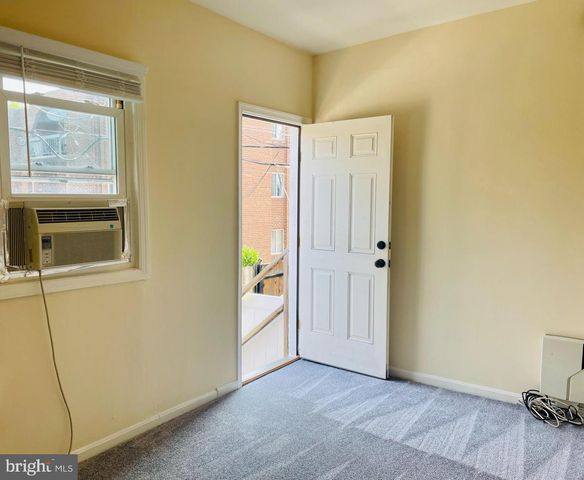 1518 ISHERWOOD ST NE, Washington, DC 20002