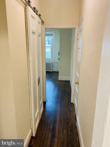 1518 ISHERWOOD ST NE, Washington, DC 20002