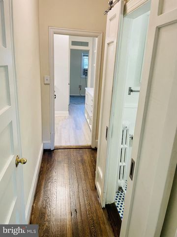 1518 ISHERWOOD ST NE, Washington, DC 20002