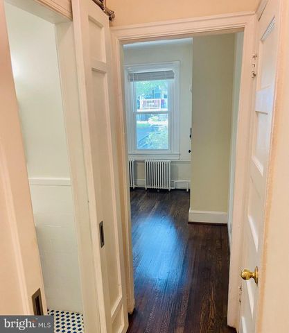 1518 ISHERWOOD ST NE, Washington, DC 20002