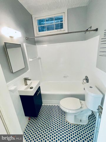 1518 ISHERWOOD ST NE, Washington, DC 20002
