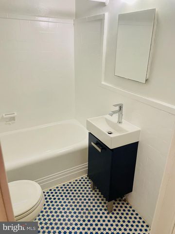 1518 ISHERWOOD ST NE, Washington, DC 20002