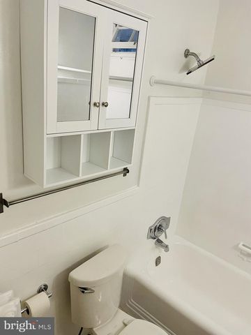 1518 ISHERWOOD ST NE, Washington, DC 20002
