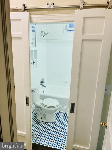 1518 ISHERWOOD ST NE, Washington, DC 20002