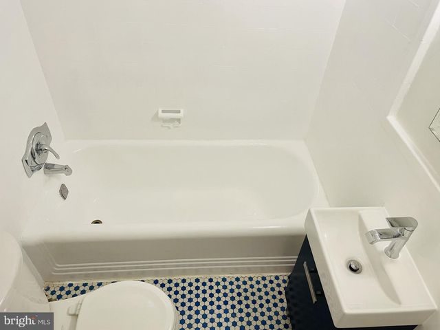 1518 ISHERWOOD ST NE, Washington, DC 20002