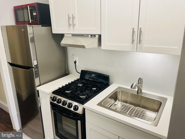 1518 ISHERWOOD ST NE, Washington, DC 20002
