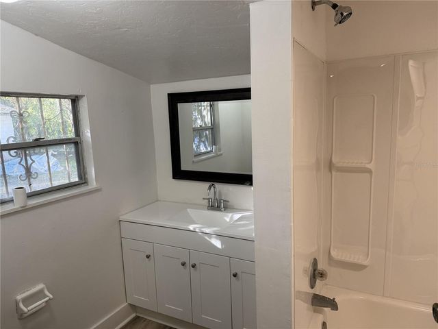 708 NW 6TH AVENUE, Gainesville, FL 32601