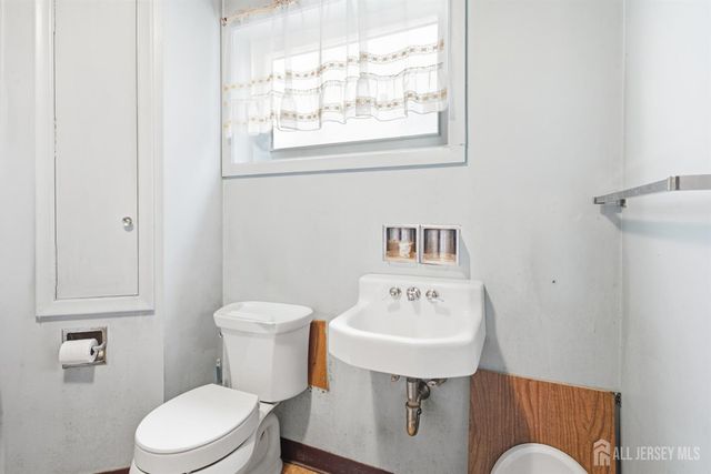 172 Ryders Lane, New Brunswick, NJ 08901