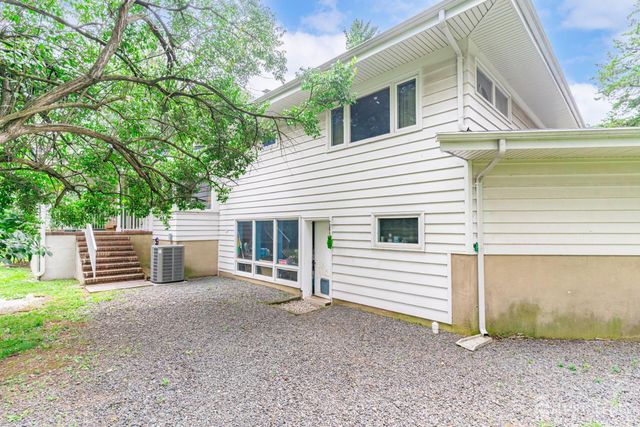172 Ryders Lane, New Brunswick, NJ 08901