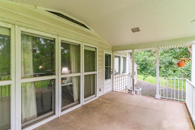 172 Ryders Lane, New Brunswick, NJ 08901