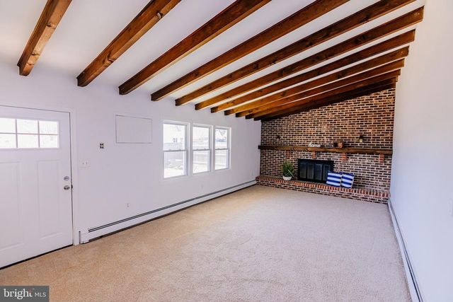 21 VELVET LN, Levittown, PA 19054