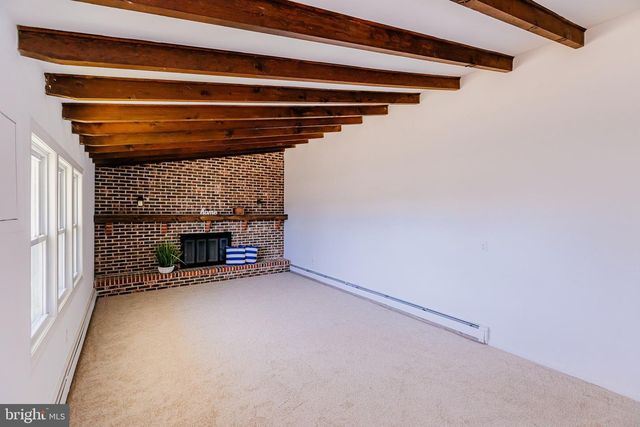 21 VELVET LN, Levittown, PA 19054