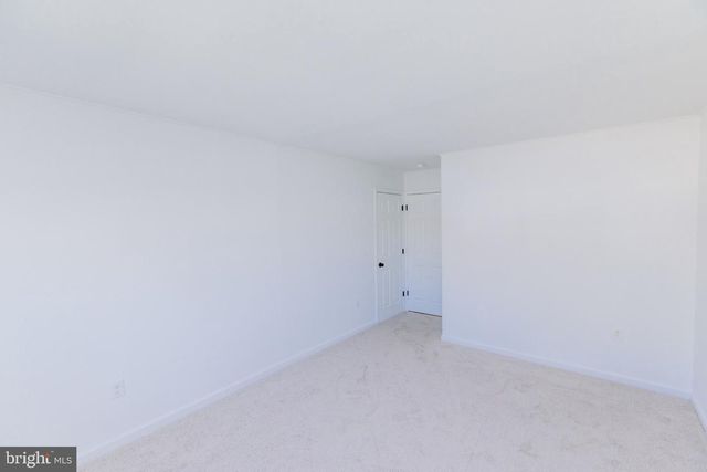 21 VELVET LN, Levittown, PA 19054