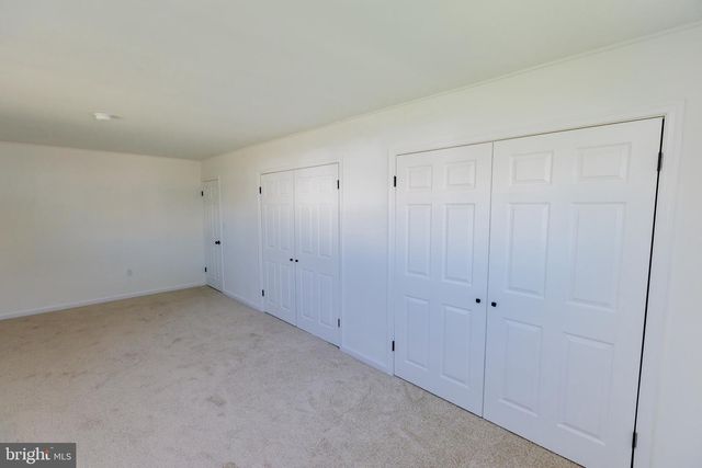 21 VELVET LN, Levittown, PA 19054