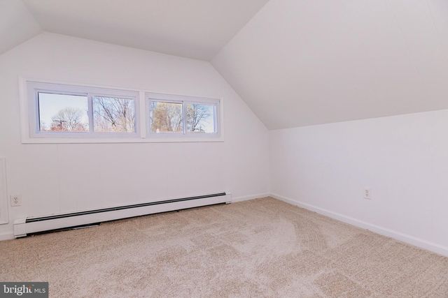 21 VELVET LN, Levittown, PA 19054