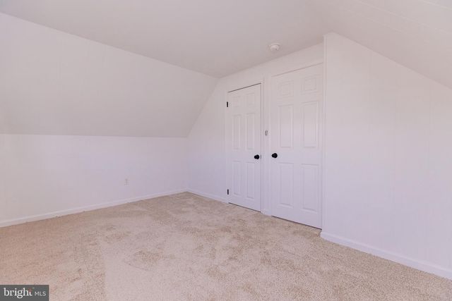 21 VELVET LN, Levittown, PA 19054