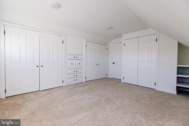 21 VELVET LN, Levittown, PA 19054