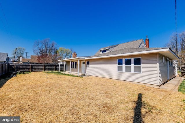 21 VELVET LN, Levittown, PA 19054