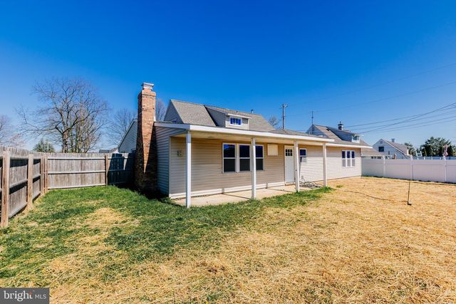 21 VELVET LN, Levittown, PA 19054