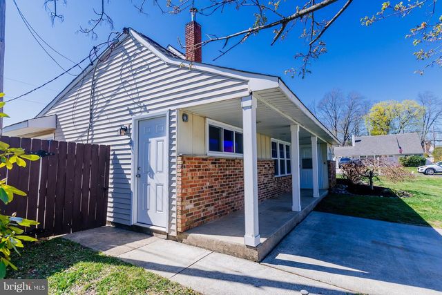 21 VELVET LN, Levittown, PA 19054