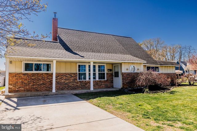 21 VELVET LN, Levittown, PA 19054