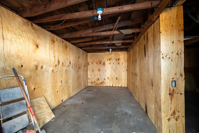 1077 E Blaine Street, Springfield, MO 65803