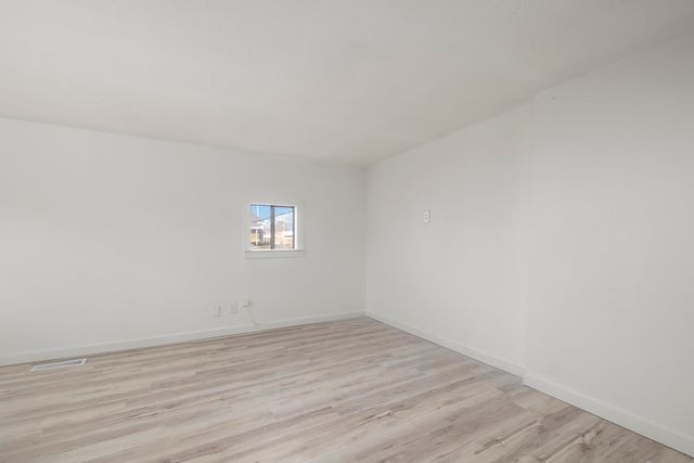 1077 E Blaine Street, Springfield, MO 65803