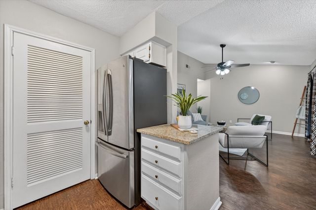 1200 Harwell Drive 1924, Arlington, TX 76011
