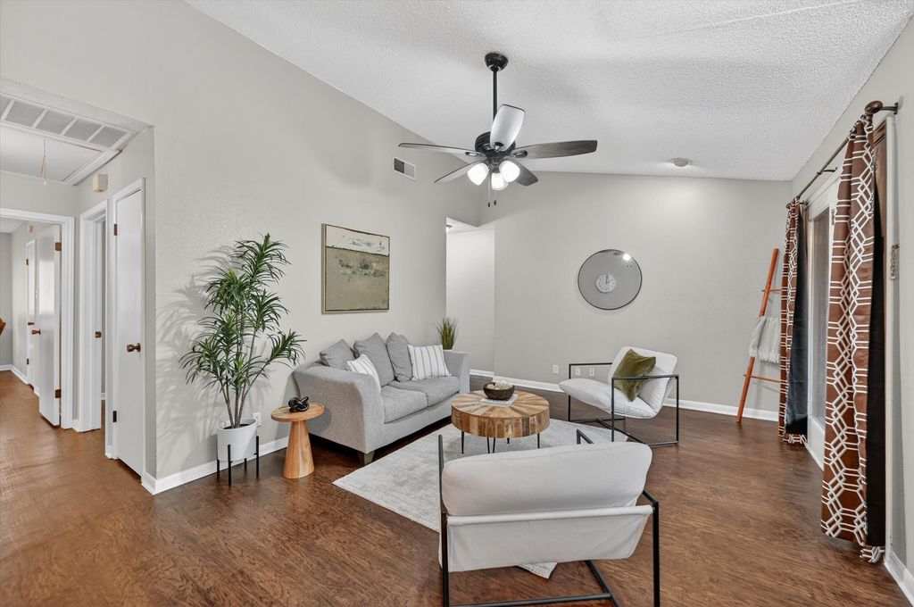 1200 Harwell Drive 1924, Arlington, TX 76011