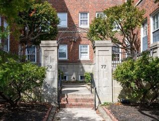 79 Martin Street 21, Cambridge, MA 02138