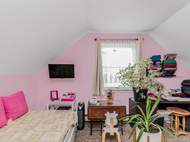 159 Montgomery Avenue, Oceanside, NY 11572
