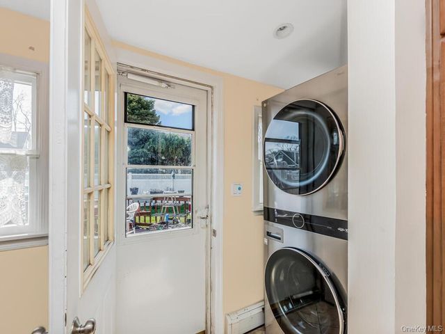 159 Montgomery Avenue, Oceanside, NY 11572