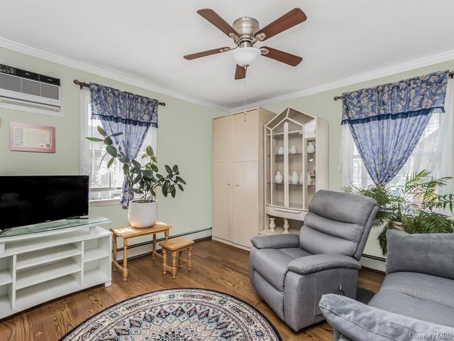 159 Montgomery Avenue, Oceanside, NY 11572