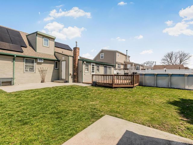 159 Montgomery Avenue, Oceanside, NY 11572