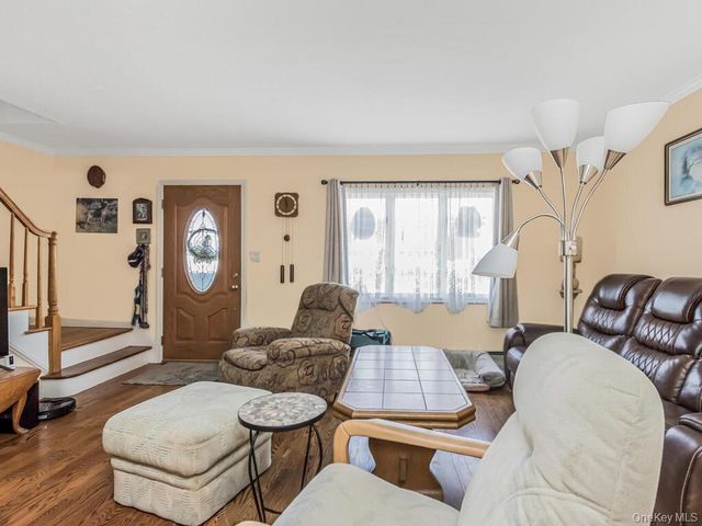 159 Montgomery Avenue, Oceanside, NY 11572