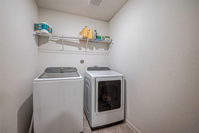 9915 Garnet Grove Drive, Rosharon, TX 77583